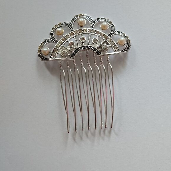 Fan Shaped Comb with crystals and pearls main image 7